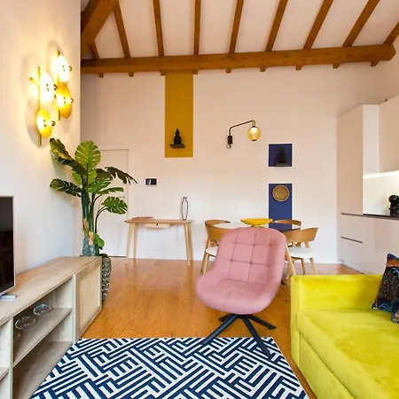 Boutique Rentals-the Alma W/ Balcony *