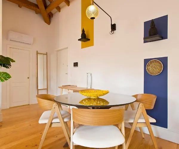 Boutique Rentals-the Alma W/ Balcony *