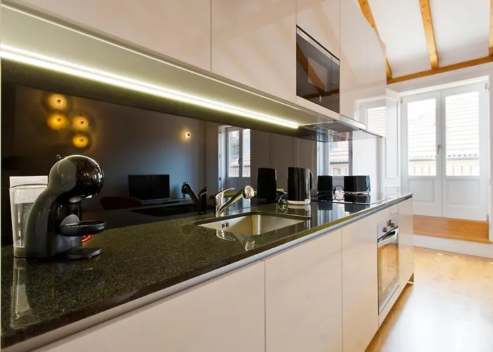 Boutique Rentals-the Alma W/ Balcony