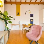 Boutique Rentals-the Alma W/ Balcony *