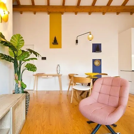 Boutique Rentals-the Alma W/ Balcony *