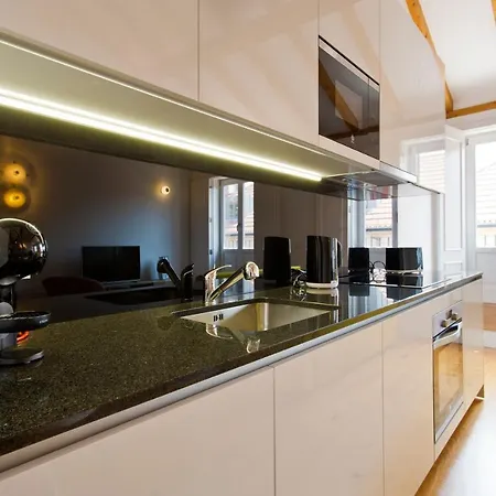 Boutique Rentals-the Alma W/ Balcony