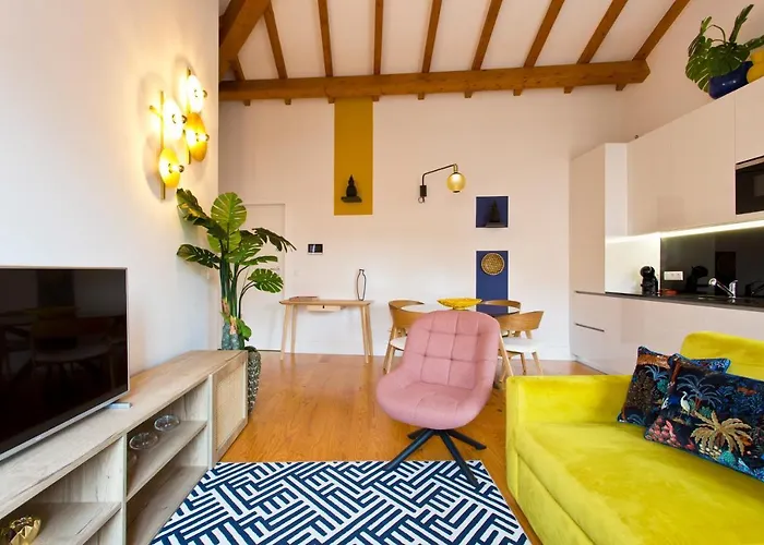 Boutique Rentals-the Alma W/ Balcony *