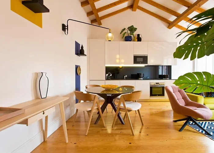 Boutique Rentals-the Alma W/ Balcony *